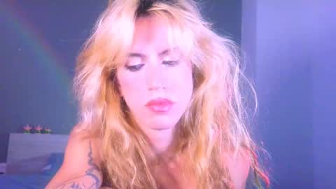 Snapshot of thedollxxxperience chatting on 05-12-26, 04:26 Yolanda online show from 05-12-26, 04:26