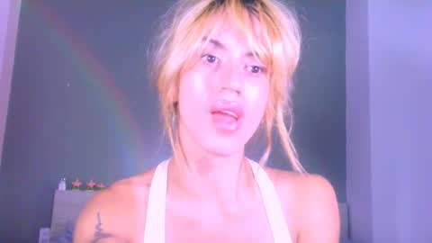 Snapshot of thedollxxxperience chatting on 05-18-26, 04:07 Yolanda online show from 05-18-26, 04:07