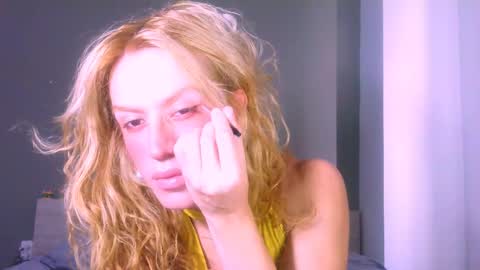 Snapshot of thedollxxxperience chatting on 06-07-26, 03:10 Yolanda online show from 06-07-26, 03:10