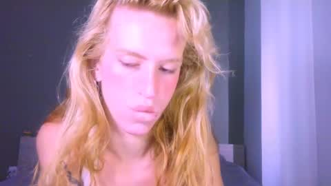 Snapshot of thedollxxxperience chatting on 06-08-26, 01:50 Yolanda online show from 06-08-26, 01:50