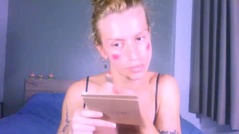 Snapshot of thedollxxxperience chatting on 06-16-26, 04:26 Yolanda online show from 06-16-26, 04:26