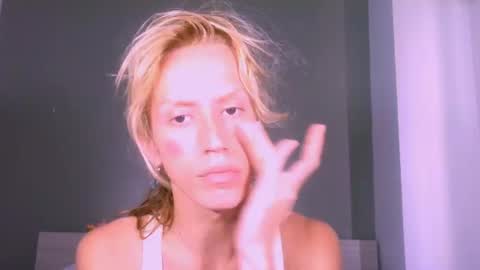Yolanda online show from 07-20-26, 02:48