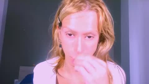 Yolanda online show from 07-25-26, 04:54