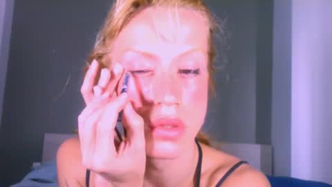 Yolanda online show from 07-26-26, 03:58