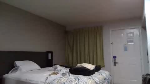 Snapshot of thedomman32 chatting on 06-08-26, 03:18 Dominick online show from 06-08-26, 03:18