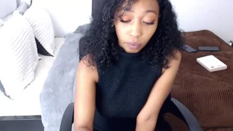 Snapshot of thee_habibah chatting on 06-14-26, 10:39 Habibah online show from 06-14-26, 10:39