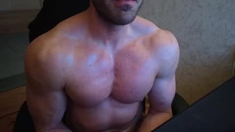 Snapshot of thefitgiant chatting on 03-03-25, 11:14 Vince online show from 03-03-25, 11:14