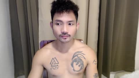 Snapshot of thefriskyasian chatting on 09-23-25, 01:25 Jaycee online show from 09-23-25, 01:25