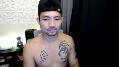 Snapshot of thefriskyasian chatting on 10-03-25, 01:02 Jaycee online show from 10-03-25, 01:02