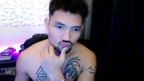 Snapshot of thefriskyasian chatting on 10-10-25, 04:11 Jaycee online show from 10-10-25, 04:11