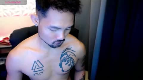 Snapshot of thefriskyasian chatting on 10-10-25, 10:42 Jaycee online show from 10-10-25, 10:42