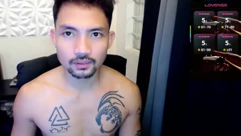 Snapshot of thefriskyasian chatting on 10-11-25, 12:26 Jaycee online show from 10-11-25, 12:26