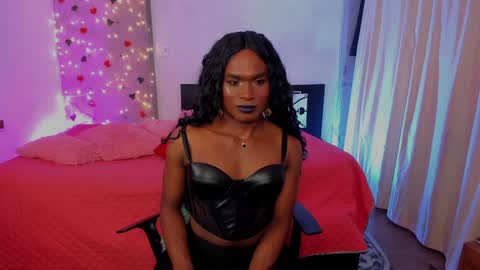 Snapshot of thegoldenbitch chatting on 12-27-24, 03:09 Goldie online show from 12-27-24, 03:09