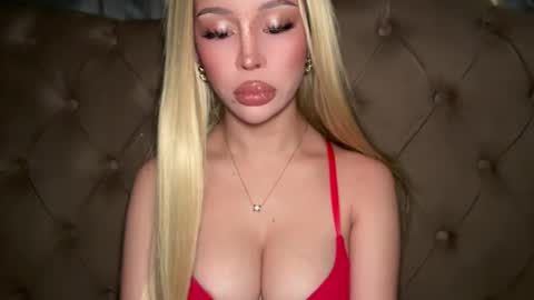 Elle  dont forget to folloW me and thumbs up online show from 04-18-26, 04:49