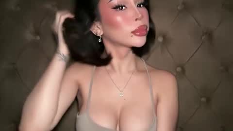 Elle  dont forget to folloW me and thumbs up online show from 05-27-26, 02:25