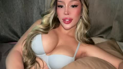 Elle  dont forget to folloW me and thumbs up online show from 07-17-26, 04:30
