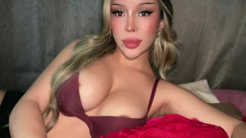 Elle  dont forget to folloW me and thumbs up online show from 07-18-26, 05:44