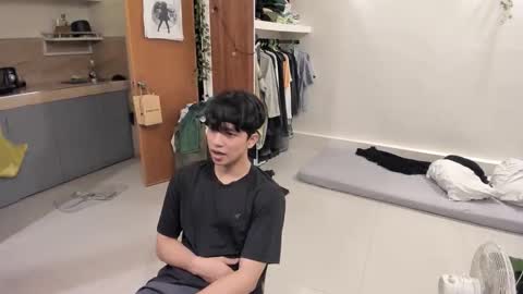 Green online show from 10-11-25, 03:21