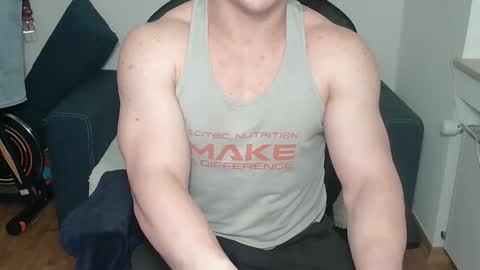 Snapshot of theguyfrombehind chatting on 04-24-26, 12:24 Alex online show from 04-24-26, 12:24