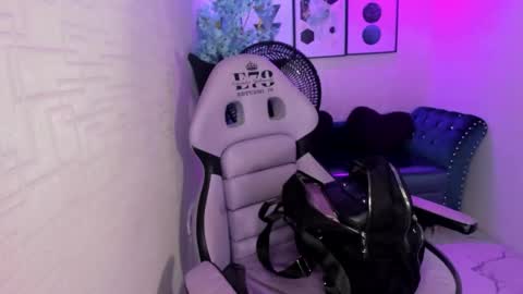 Theia  online show from 10-08-25, 12:25