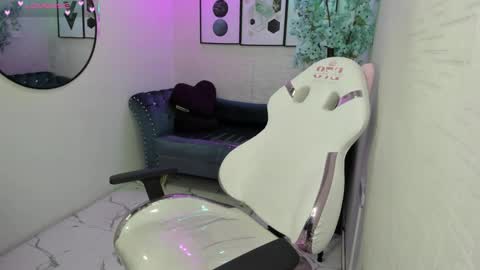 Theia  online show from 02-25-26, 12:37