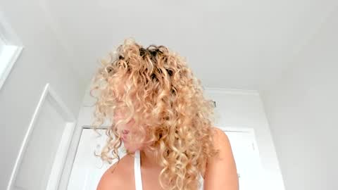 Lily Marie online show from 12-22-24, 07:10