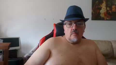 Snapshot of theitalianpapi chatting on 08-01-26, 10:25 Pippo71 online show from 08-01-26, 10:25