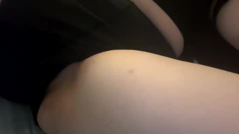 Snapshot of thejesther chatting on 10-24-25, 03:14 Ava Blue online show from 10-24-25, 03:14
