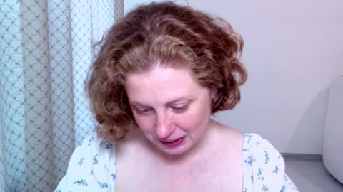 Ella online show from 10-09-25, 08:34