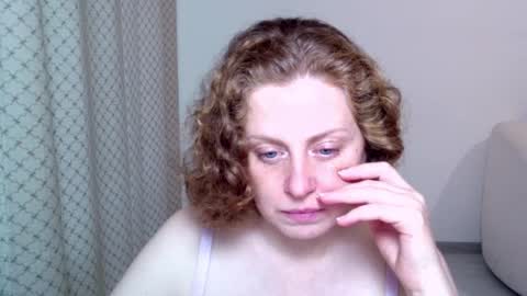 Ella online show from 12-05-25, 08:12