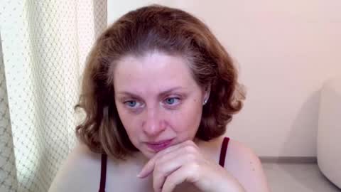 Ella online show from 02-06-26, 07:23