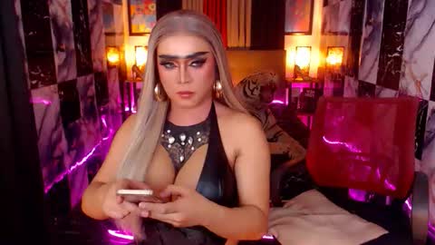 Paula online show from 12-19-25, 08:10