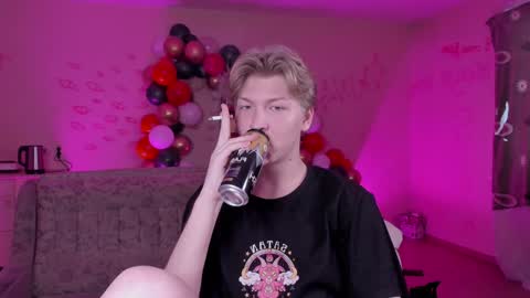 Snapshot of themikesever chatting on 01-10-25, 09:02 Sever online show from 01-10-25, 09:02