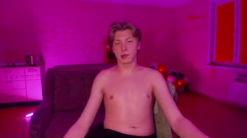 Snapshot of themikesever chatting on 02-10-25, 08:10 Sever online show from 02-10-25, 08:10