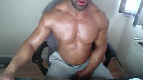 Snapshot of themusclefactory chatting on 10-10-25, 03:33 TheMuscleFactory online show from 10-10-25, 03:33