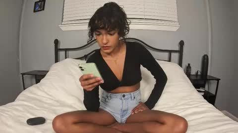 naturallovers online show from 10-10-25, 03:16