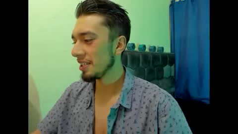 Snapshot of theo_stone04 chatting on 09-17-25, 10:17 Theo online show from 09-17-25, 10:17