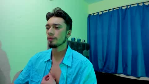 Snapshot of theo_stone04 chatting on 09-21-25, 08:27 Theo online show from 09-21-25, 08:27