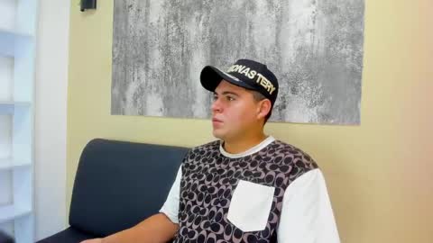 Theo online show from 06-08-26, 07:14