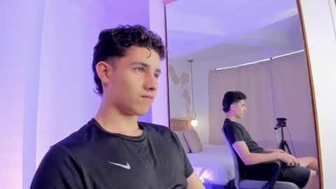 Snapshot of theohawke_ chatting on 12-14-24, 01:59 THEO- MATEO online show from 12-14-24, 01:59