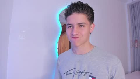 Snapshot of theohawke_ chatting on 12-30-24, 02:40 THEO- MATEO online show from 12-30-24, 02:40