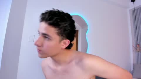 Snapshot of theohawke_ chatting on 01-07-25, 04:59 THEO- MATEO online show from 01-07-25, 04:59