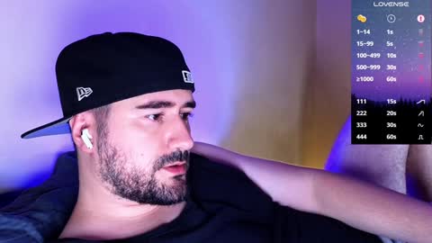 Snapshot of theoravi chatting on 01-20-25, 02:01 Theo Ravi online show from 01-20-25, 02:01