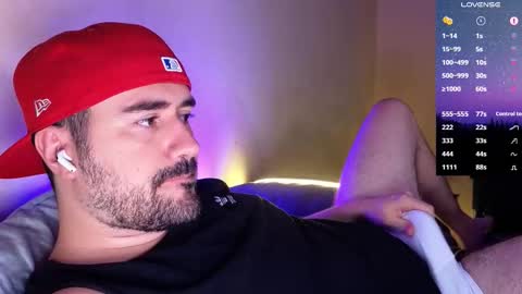 Snapshot of theoravi chatting on 12-15-25, 03:55 Theo Ravi online show from 12-15-25, 03:55