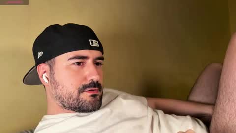 Snapshot of theoravi chatting on 01-08-26, 04:04 Theo Ravi online show from 01-08-26, 04:04