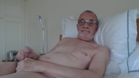 theowlandthe online show from 01-13-25, 02:32