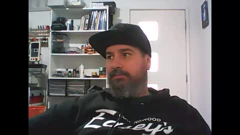 Snapshot of theozbeardguy chatting on 05-25-26, 01:33 aussiebeard online show from 05-25-26, 01:33