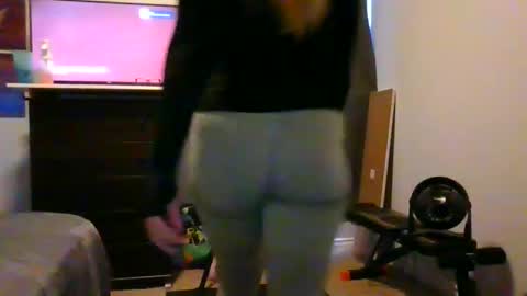 Snapshot of thepeachprincess chatting on 01-11-25, 07:59 the peach princess online show from 01-11-25, 07:59
