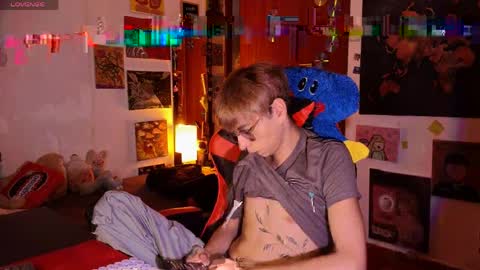 Snapshot of theprince_red chatting on 04-09-26, 09:53 Matt independent model online show from 04-09-26, 09:53