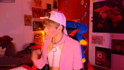 Snapshot of theprince_red chatting on 04-11-26, 08:57 Matt independent model online show from 04-11-26, 08:57